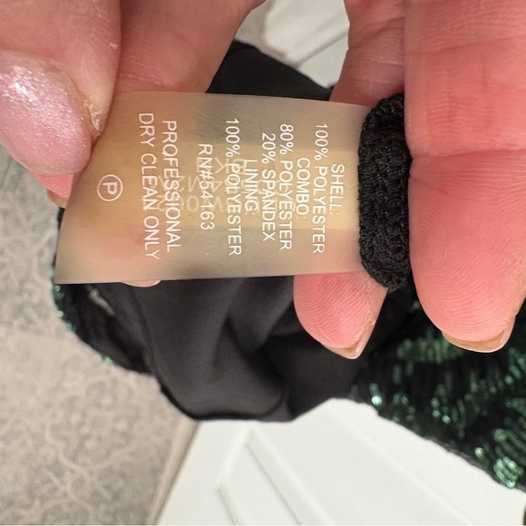 NWT / NEW Calvin Klein Sequin Illusion-Yoke Formal Gown Black Green SZ 2 - Picture 11 of 12